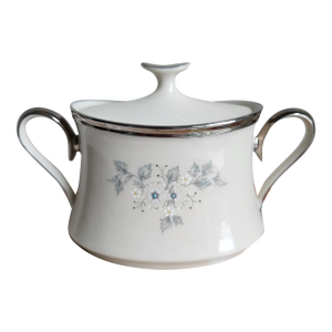 Late 20th Century Lenox Windsong Sugar Bowl With Lid