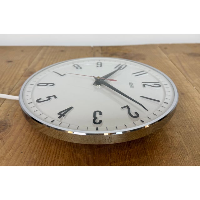 Vintage White Electric Wall Clock from Metamec, 1970s For Sale - Image 10 of 17