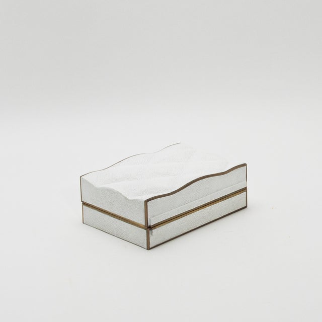 Kifu Paris Set of 3 Quilted Boxes in White Shagreen With Bronze Patina Brass by Kifu Paris For Sale - Image 4 of 9