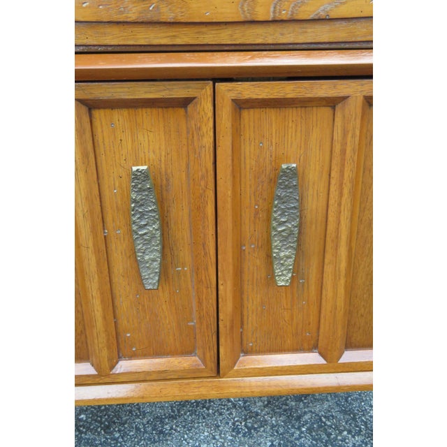 Drexel Heritage Mid 20th Century Modern Nightstand Side End Bedside Table For Sale - Image 9 of 17