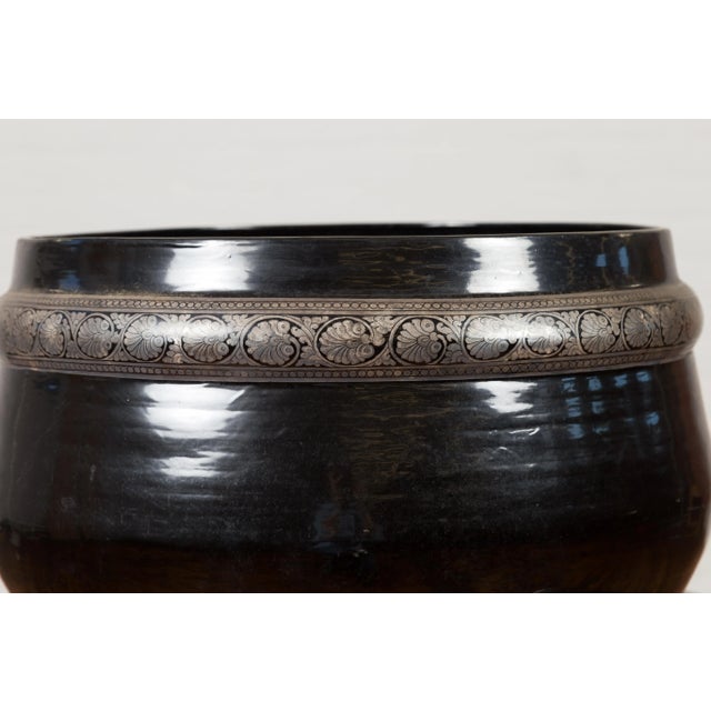 Burmese Vintage Black Lacquer Bowl with Silver Toned Frieze of Palmettes For Sale In New York - Image 6 of 12