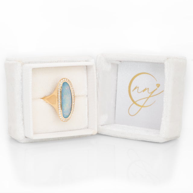 Modern 3.7cts Boulder Opal Statement Ring With Natural Diamonds Accents: Solid 14k Gold For Sale - Image 3 of 8