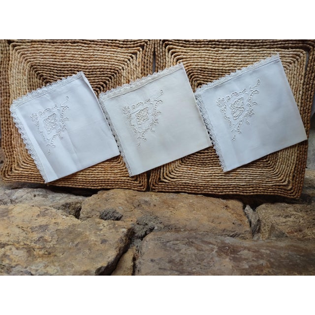 Vintage Venice Needle Lace Linen Dinner Napkins- Set of 6 For Sale - Image 4 of 10