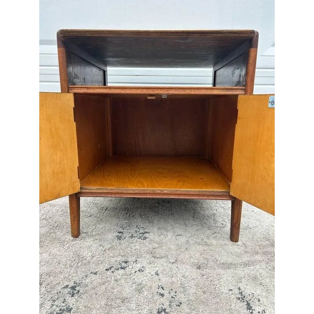Brown 1960s Mid Century Modern End Table/Side Table.. For Sale - Image 8 of 11