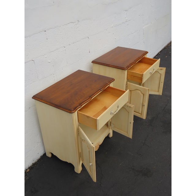 Late 20th Century Ethan Allen Two Tone Large Nightstands Bedside End Tables a Pair 6902 For Sale - Image 5 of 18