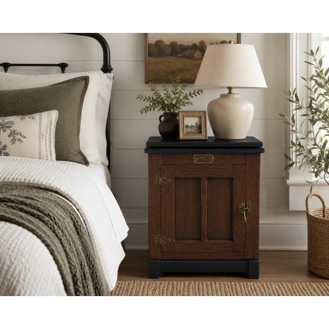 Late 20th Century Pair of White Clad Icebox Nightstands in Old Chapel Satin Walnut™ & Onyx Reserve Finish For Sale - Image 5 of 5