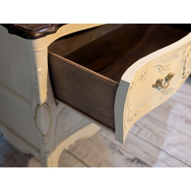 French Provincial 1930s Refinished Bombé Dresser For Sale - Image 3 of 5