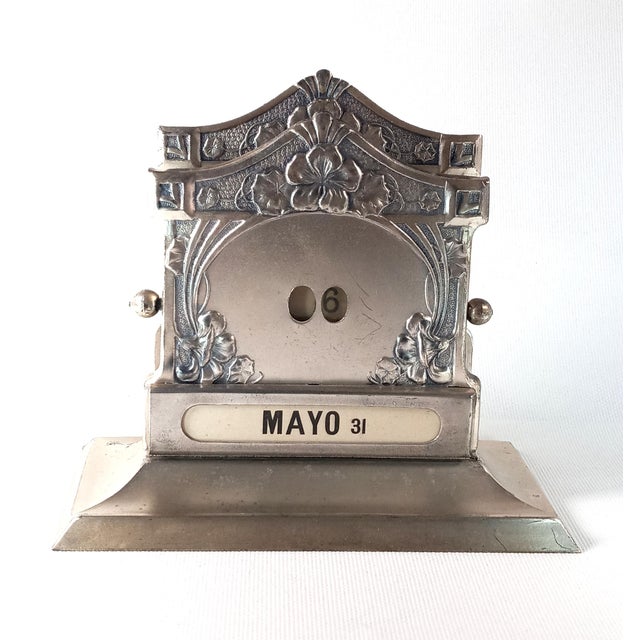 Art Nouveau Silvered Perpetual Desk Calendar & Card Holder by Henry Matthews For Sale - Image 6 of 7