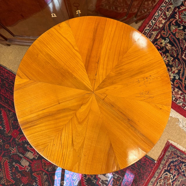 Louis XVI Side Table in Walnut, 1780s For Sale - Image 5 of 12