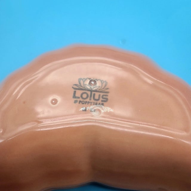 Metlox Manufacturing Company Vintage Metlox Poppytrail Lotus Dinner & Salad Plates With Mug - 6pcs For Sale - Image 4 of 7