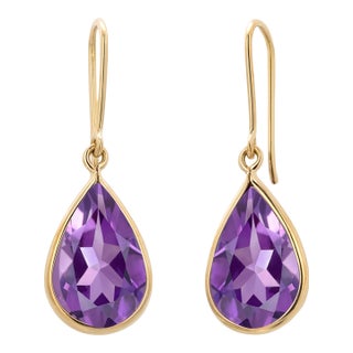 14k Yellow Gold Pear-Shaped Amethyst Shepherd Hoop Drop Earrings, A Pair For Sale