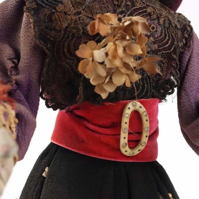 Antique Female Figurine in Wood For Sale - Image 5 of 8