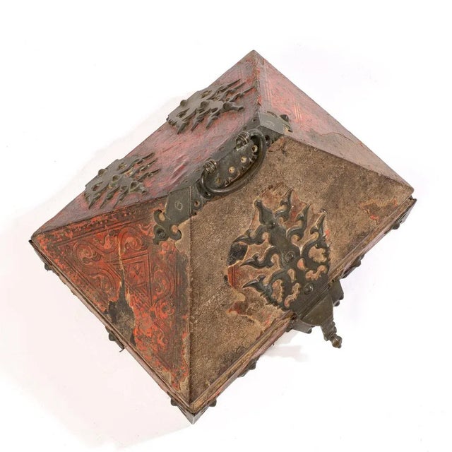 Early 19th Century Early 19th Century Indian Brass Bound Lacquered Teak Dowry Box For Sale - Image 5 of 12