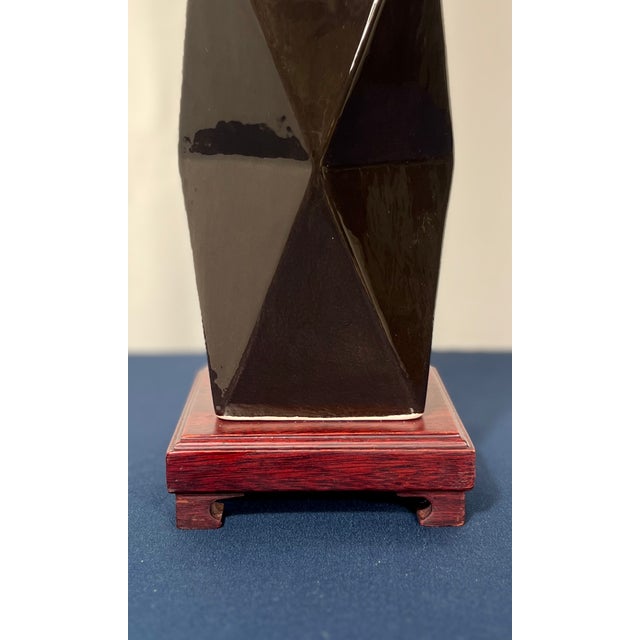 1980s 1980s Postmodern Faceted Geometric Ceramic Sculptural Table Lamp For Sale - Image 5 of 9