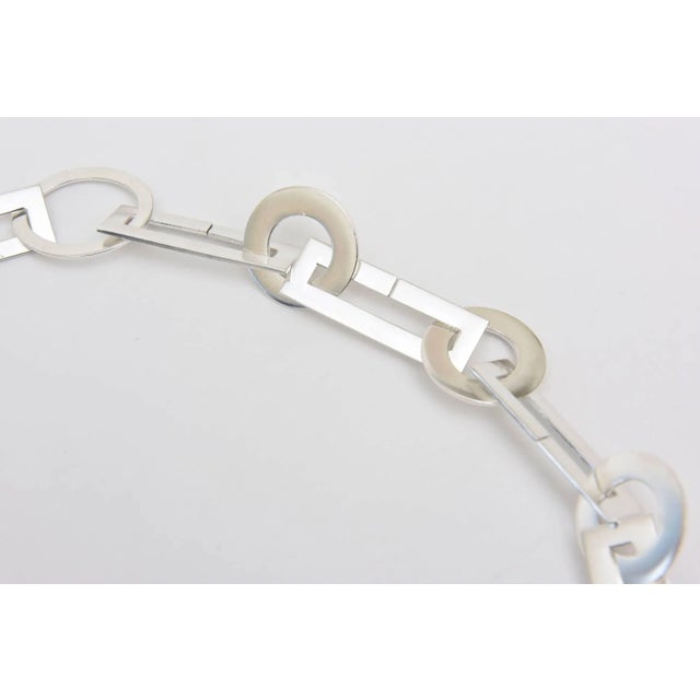 1960s Vintage Sterling Silver Circle and Rectangle Modernist Link Chain Necklace, 1960's For Sale - Image 5 of 8