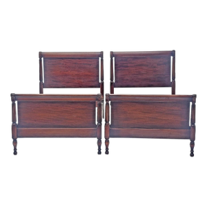 1930s Pair Vintage Mahogany Sleigh Twin Beds Oxford Line Kindel Quality