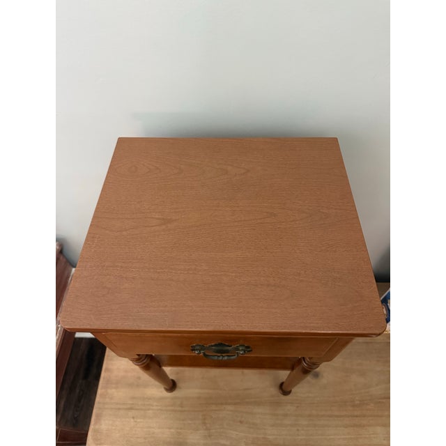 Baumritter Mid 20th Century Ethan Allen by Baumritter Heirloom Collection Night Stand / Side Table For Sale - Image 4 of 11