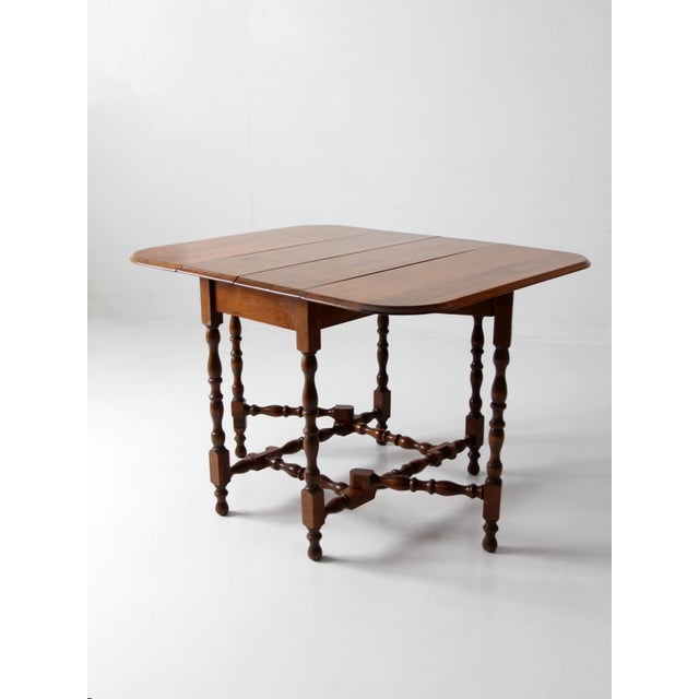 Early American Gate Leg Drop Leaf Table For Sale - Image 11 of 15