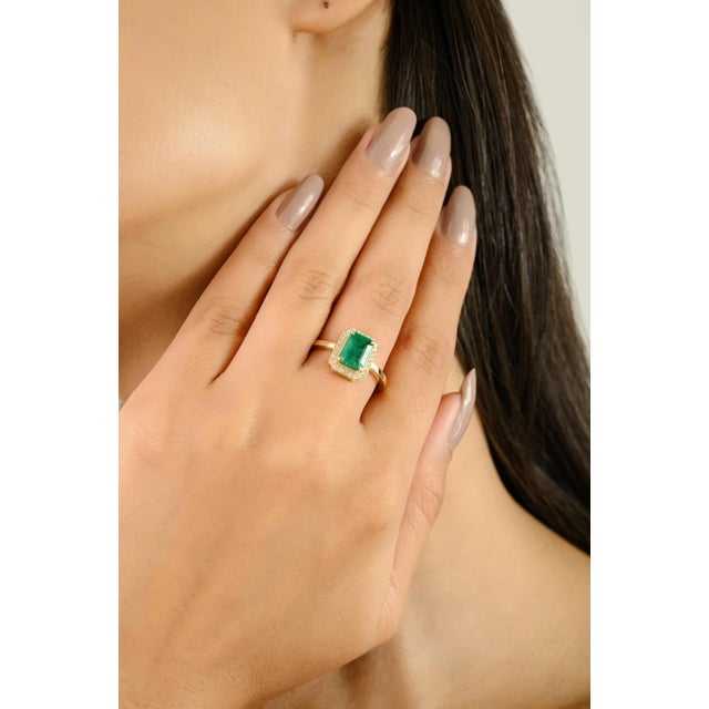Art Deco Green Emerald and Diamond 14k Gold Ring Size 5.5 For Sale - Image 4 of 11
