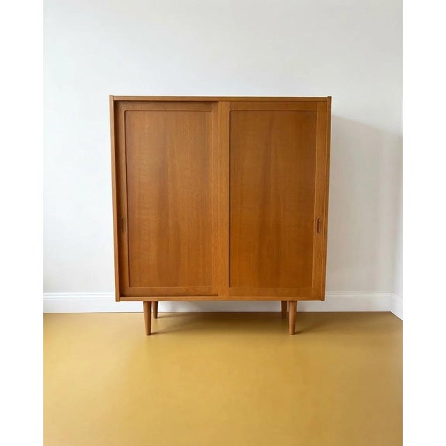 Wood Danish Oak Wardrobe with Sliding Doors from Hundevad, 1960s For Sale - Image 7 of 7