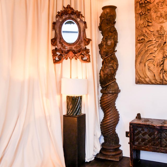 Solomonic Columns in Carved and Gilded Wood, Italy, 17th Century, Set of 2 For Sale - Image 4 of 18