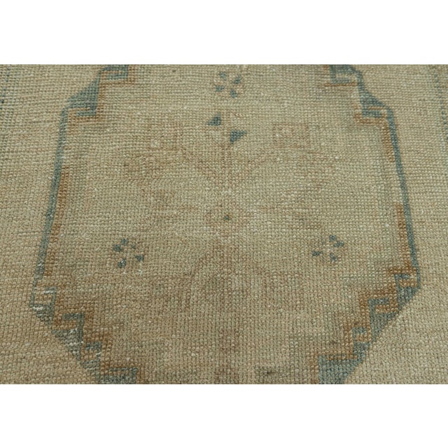 Turkish Vintage Rug 3'6" x 6' #20705 For Sale - Image 4 of 8