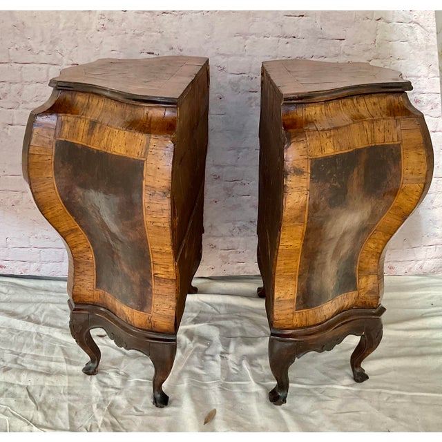 Italian Burled Wood Rococo Style Bombé Chests a Pair For Sale - Image 12 of 16
