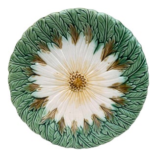 French Majolica Daisy Plate Orchies, Circa 1890 For Sale