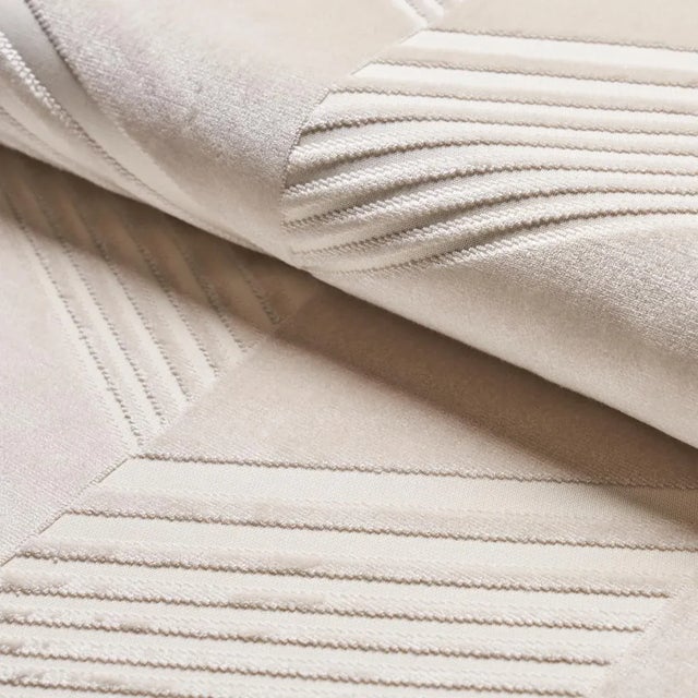 Schumacher Sample - Schumacher x Victor Glemaud Jessie Cut Velvet Fabric in Ivory For Sale - Image 4 of 4