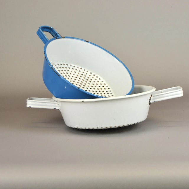 Vintage Enamel Colanders, 1950s, Set of 2, in Good conditions. Designed 1950 to 1959