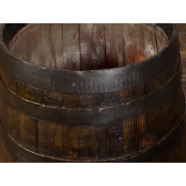 English Late 19th Century Oak Barrel with Iron Braces and Dark Patina For Sale In Atlanta - Image 6 of 8