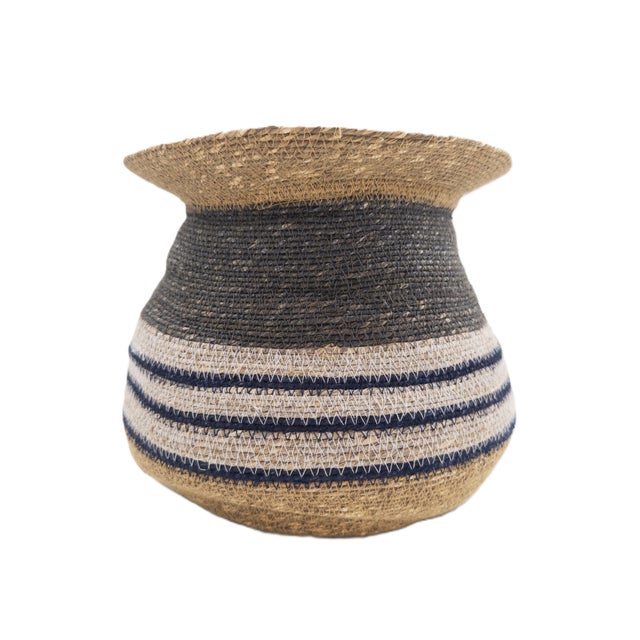 Textile Handwoven Indian Seagrass Basket With Flared Rim in Natural, Charcoal & Indigo Accents For Sale - Image 7 of 8