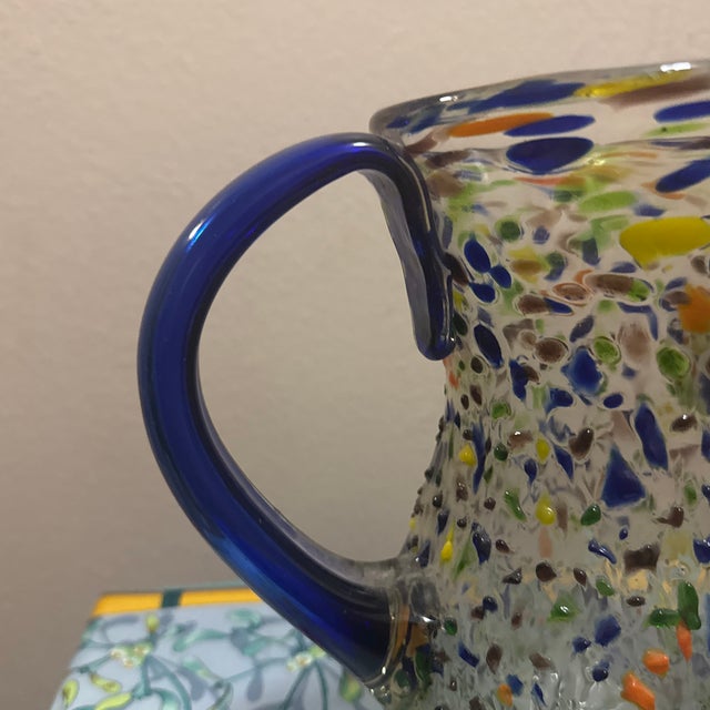 1980s Mexican Hand-Blown Confetti Rock Glass Pitcher – Multicolored Artisan Glassware For Sale - Image 4 of 7
