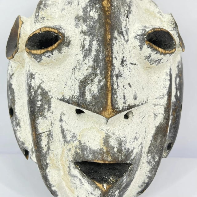 Living on the left bank of the Zaire River are the Lengola people, who number 100,000. Several ethnicities are also found...