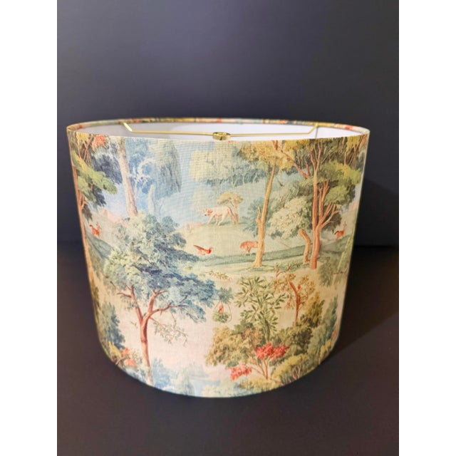 English 1990s Pair of English Country Scenic Toile Drum Lampshades For Sale - Image 3 of 9
