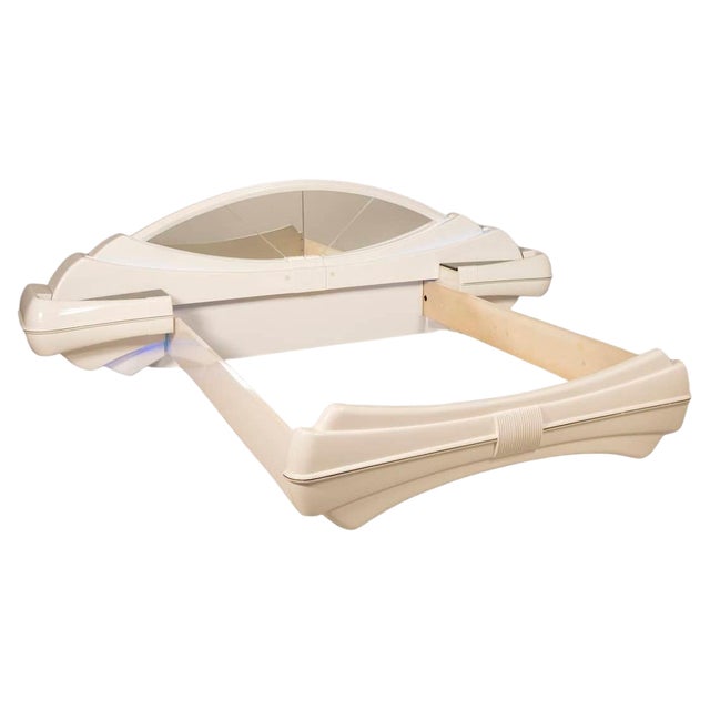 Space Age Bed in White Lacquered Wood from DBM Italia, 1970s For Sale