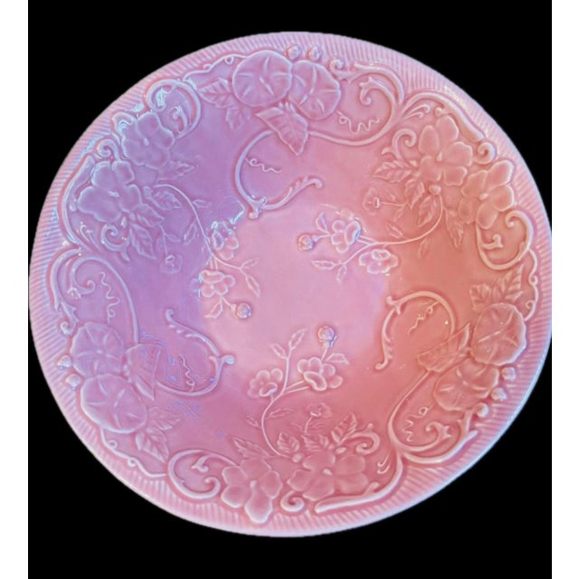 Rustic European 1970s Bordallo Pinheiro Majolica Ceramic Pink Serving Bowl For Sale - Image 3 of 9