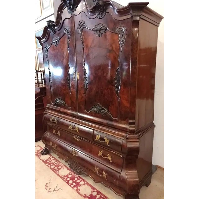 Neoclassical 18th Century Dutch Neoclassical Figured Walnut Linen Press With Desk Interior For Sale - Image 3 of 4