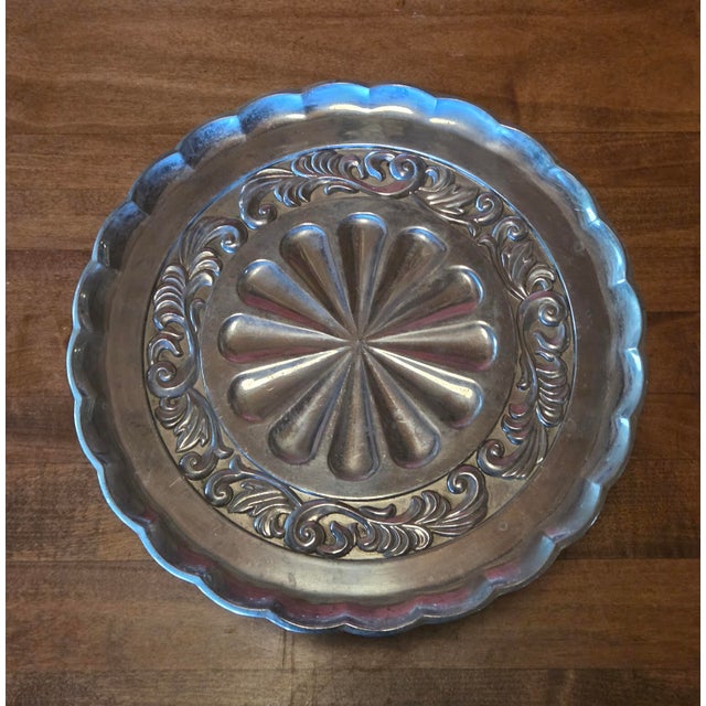 Lenox Pewter cake stand. In excellent condition for its age. The stand would look beautiful in the middle of the table...