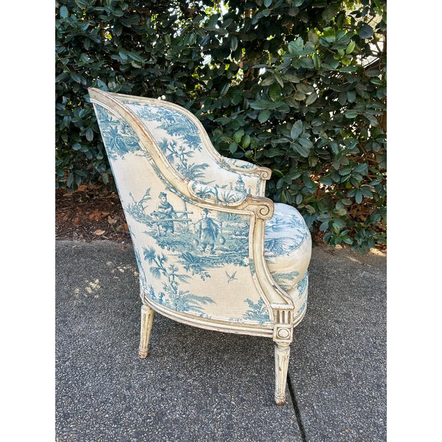 Late 19th Century 19th Century French Bergere Chair in Blue and White English Toile For Sale - Image 5 of 10