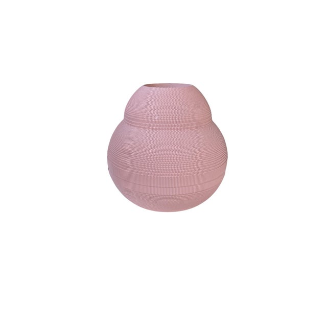 Postmodern Postmodern Light Peach Pink Painted Corrugated Cardboard Vase by Flute Chicago, 1980s For Sale - Image 3 of 9