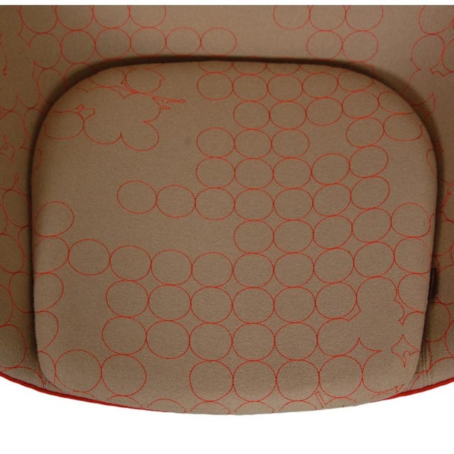 Egg Chair in Beige Fabric by Arne Jacobsen For Sale - Image 10 of 18