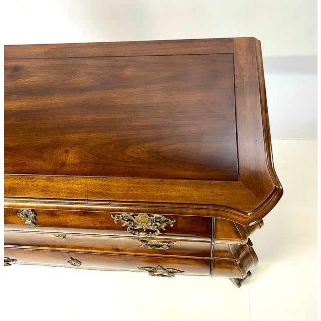 Late 20th Century Henredon Viennese/French Provincial Bombe Chest or Commode For Sale - Image 11 of 16