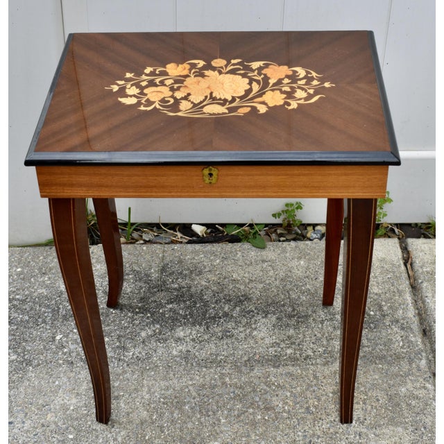 VTG.Sorrento Italian Inlaid Wood Music Box Table Jewelry Sewing Side Table For Sale - Image 4 of 17