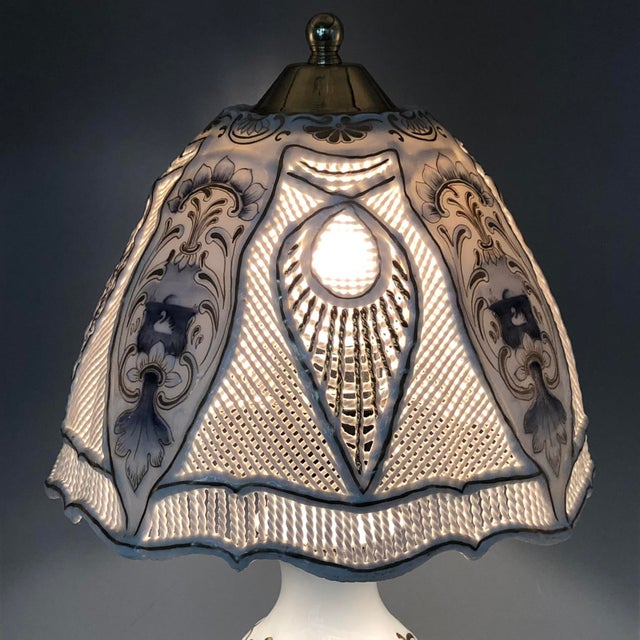 Baroque Porcelain Lamp with Vases in Reticulated Porcelain from Klausenburg, 1980s, Set of 3 For Sale - Image 3 of 18