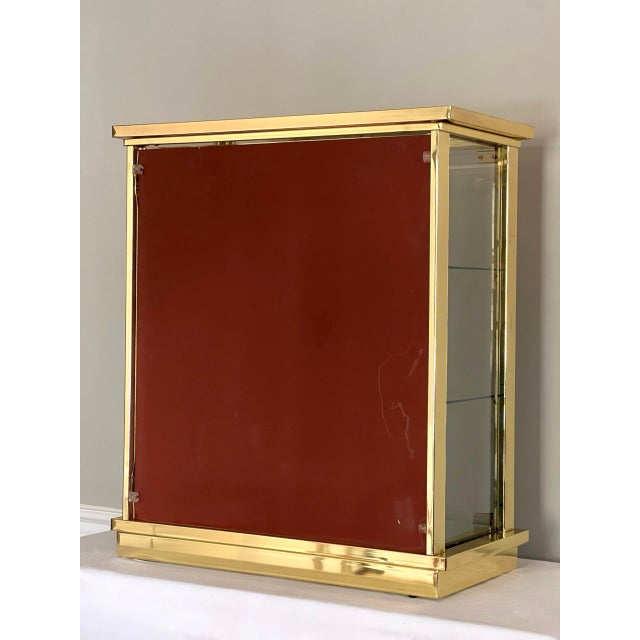 1970s Mastercraft Style after Brass and Glass Mirror Back and Base Tabletop Display Cabinet For Sale - Image 17 of 17