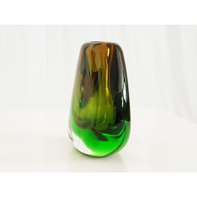 Submerged Glass Vase by Vladimir Mika for Moser, 1967 For Sale - Image 6 of 7