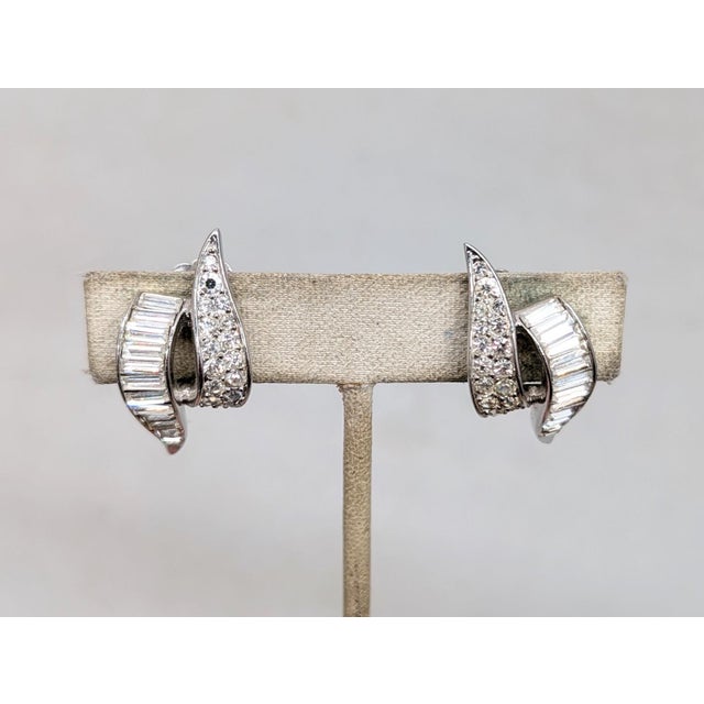 Vintage 1950s Signed Boucher Rhodium Plated Baguette & Round Clear Rhinestone Clip Earrings-2 Pieces For Sale In Philadelphia - Image 6 of 10