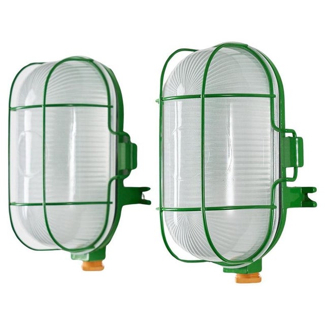 1970s Green Oval Cage Wall Lamps, 1970s, Set of 2 For Sale - Image 5 of 5