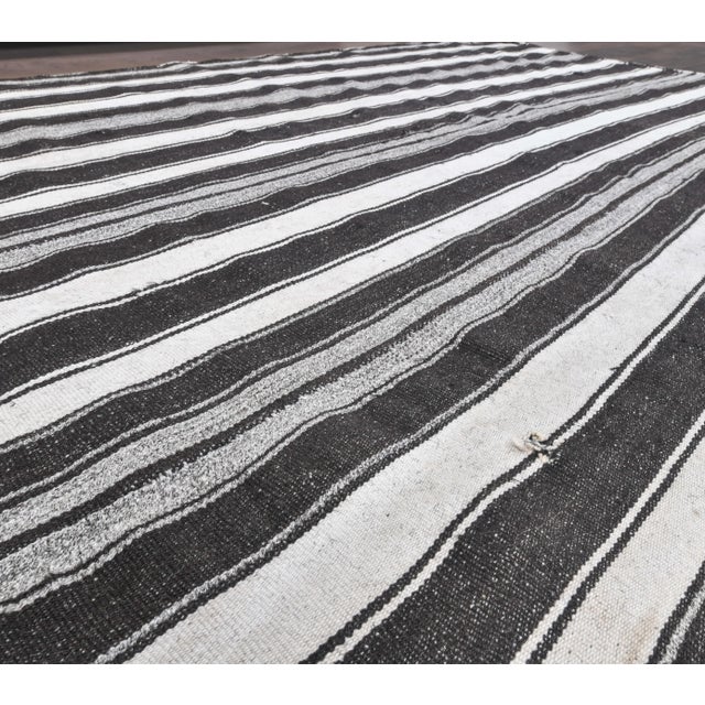 1970s 1970s Handwoven Vintage Turkish Wool Flatweave Kilim Rug For Sale - Image 5 of 7